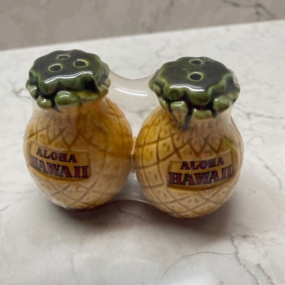 Vintage Home‎ Kitchen Ceramic Aloha Hawaii Pineapple Salt & Pepper Shakers Set